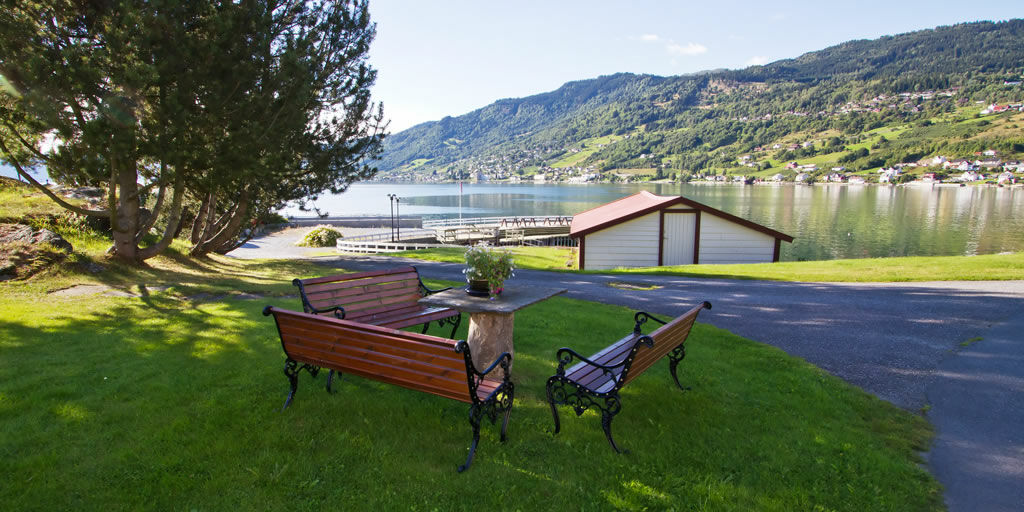 Sognefjord Hotel Hermansverk Exterior photo