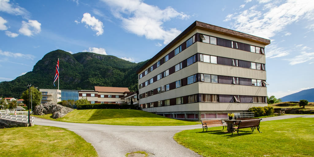 Sognefjord Hotel Hermansverk Exterior photo